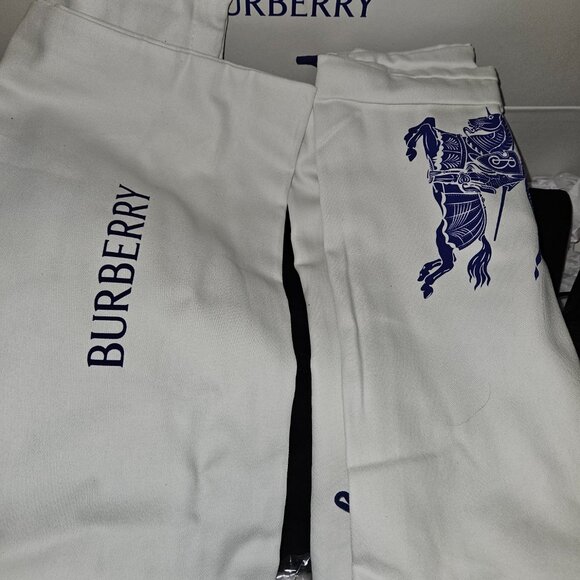 Burberry wms black low heel boots, EU 38, US 8 - Picture 11 of 11